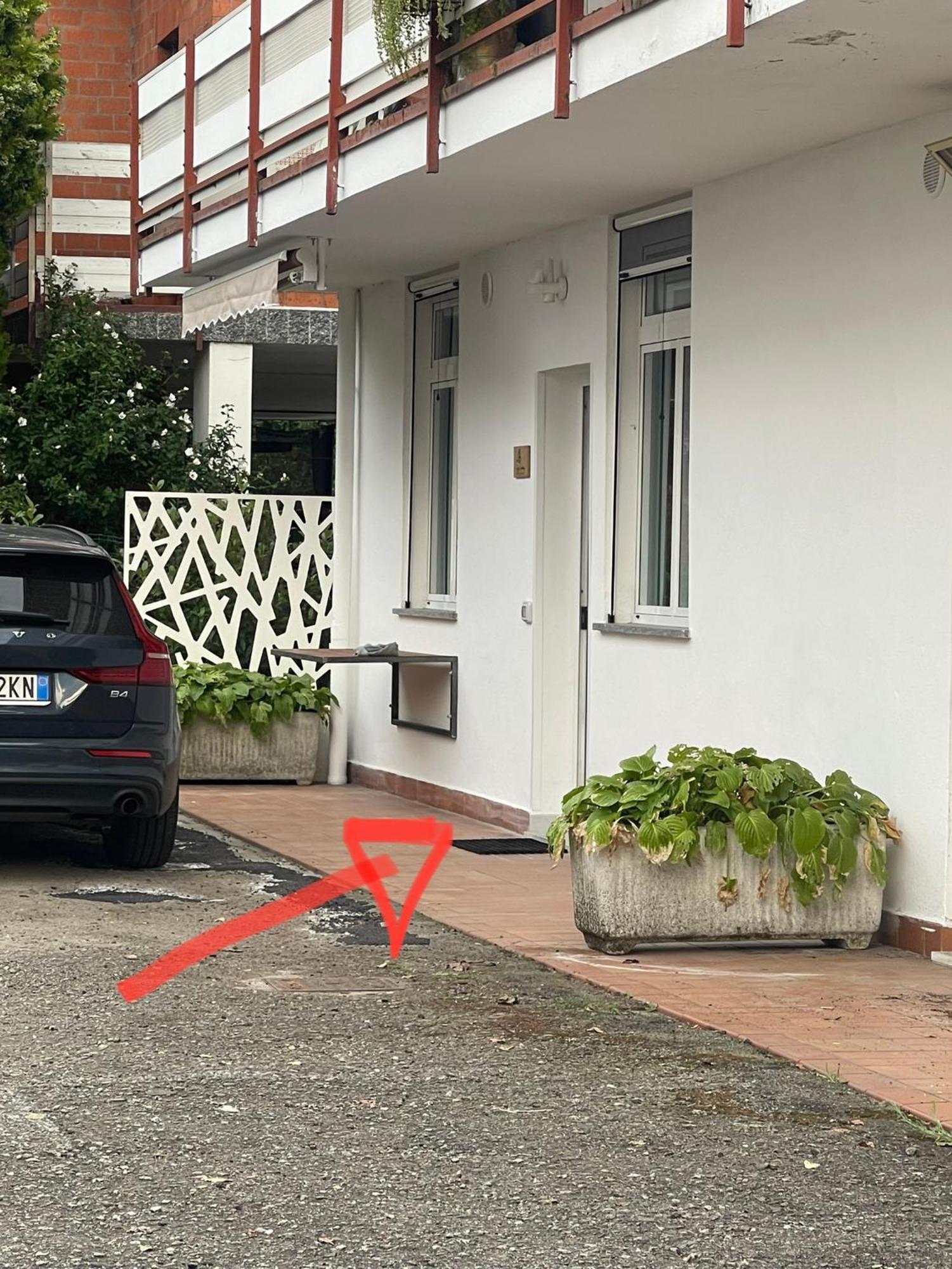 The Ugly Duckling Apartment Dormelletto Exterior photo